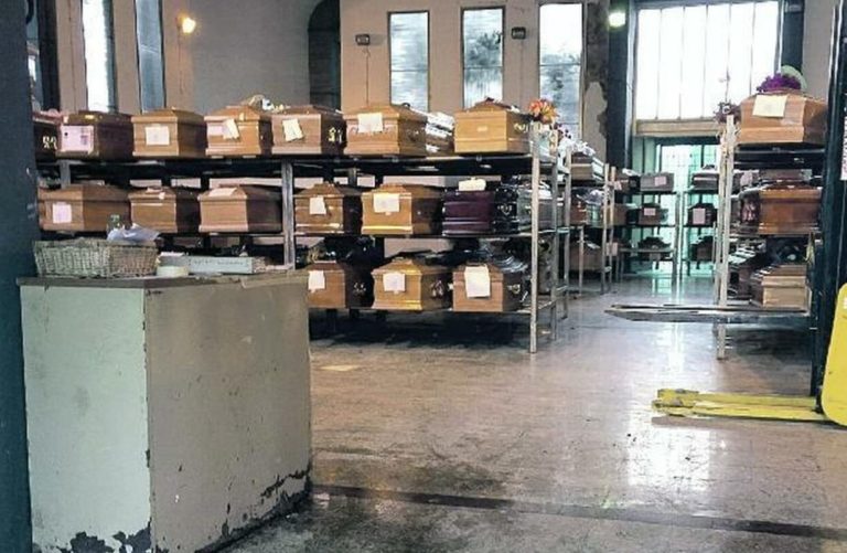 В Риме не успевают кремировать тела и строят новые печи
